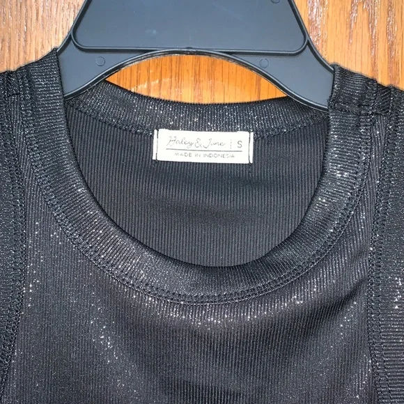 NWT. Shimmering Black Sleeveless Top - Picture 2 of 4